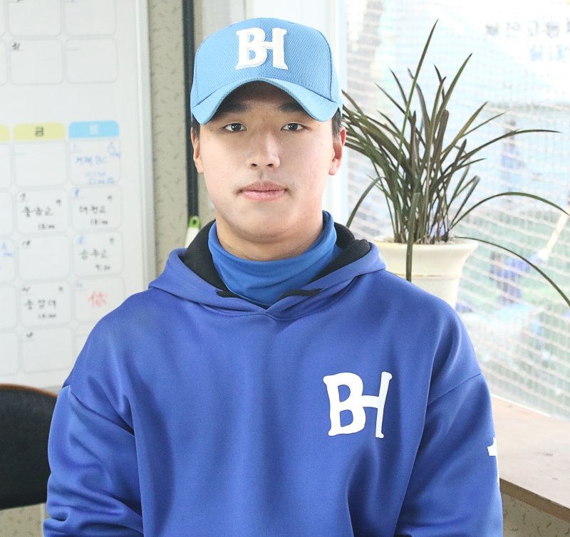 올해 외야수 황금어장이랬는데 … 빅3 예상 밖 부진, KIA‧한화는 어떤 선택을? [아마야구+]