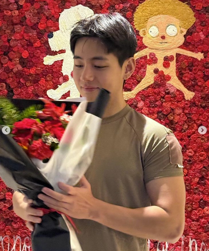 방탄소년단 뷔, 더 늠름해진 김병장…탄탄 근육질 몸매 [N샷]