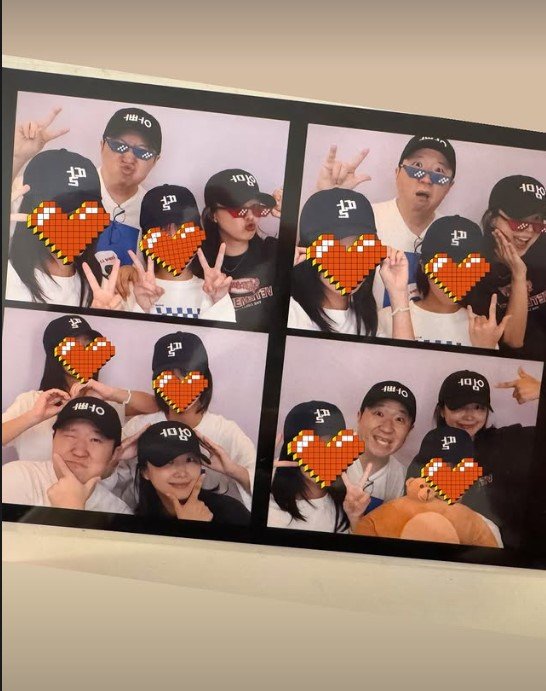 [서울=뉴시스] 방송인 정형돈이 아내 한유라, 두 딸과 함께 사진을 찍었다. (사진=한유라 인스타그램 캡처) 2025.02.24. photo@newsis.com *재판매 및 DB 금지