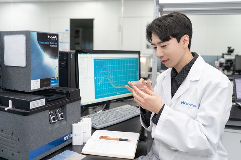 한국콜마, 세계 최초 유·무기 복합 선크림 개발…신시장 개척