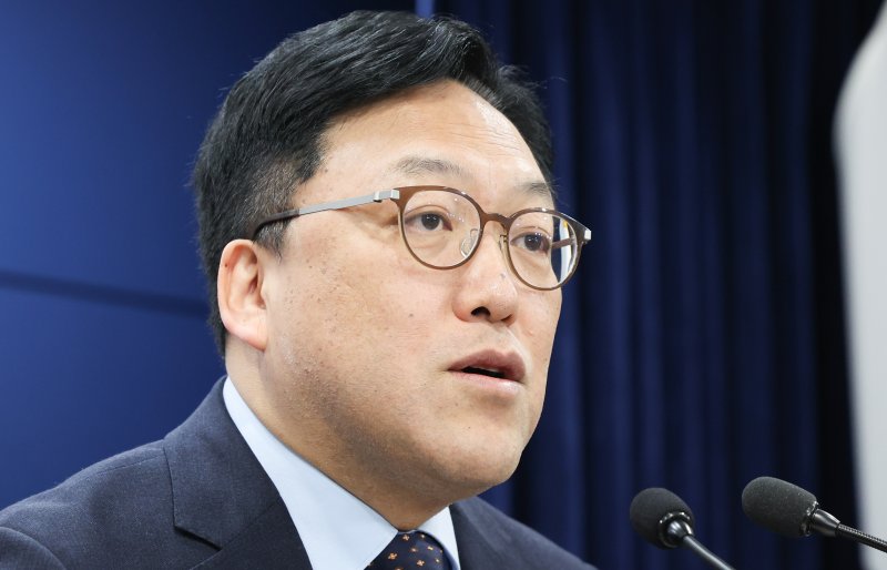 김병환 금융위원장이 서울 종로구 정부서울청사에서 열린 출입기자단 월례 간담회에서 발언하고 있다. /뉴스1 ⓒ News1 허경 기자