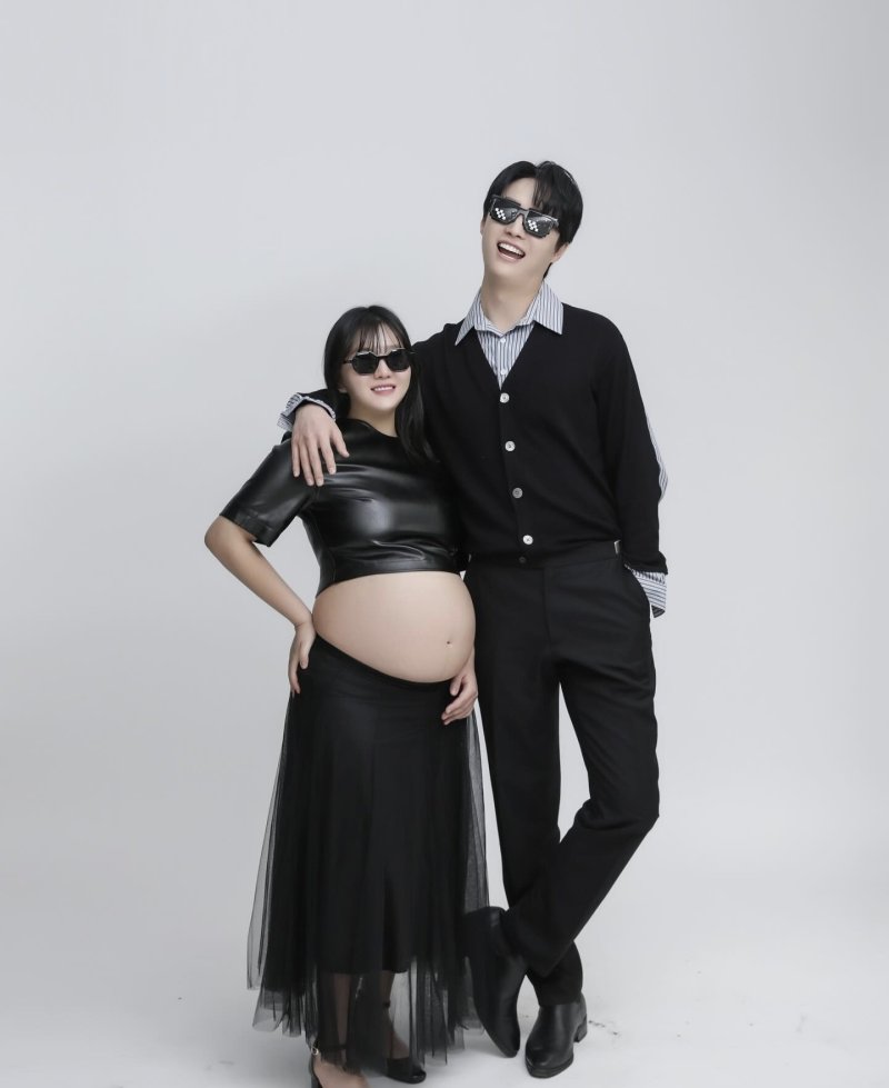 [서울=뉴시스] 개그맨 이용식 딸 이수민이 24일 본인 인스타그램에 만삭 화보를 공개했다. (사진= 이수민 인스타그램 캡처) 2025.02.24. photo@newsis.com *재판매 및 DB 금지