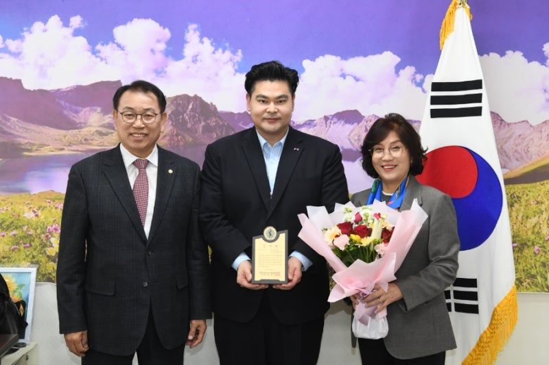박현우 구의원, 이북5도청 일천만이산가족위원회 감사패 수상