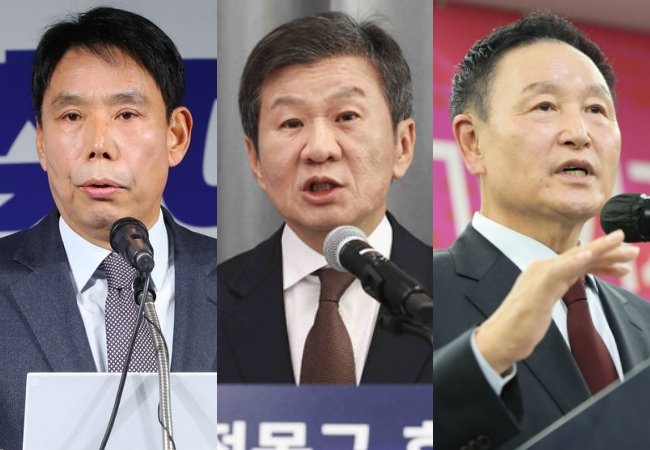 [서울=뉴시스] 제55대 대한축구협회장 선거에 출마한 후보들. 왼쪽부터 신문선 명지대 초빙교수, 정몽규 회장, 허정무 전 축구대표팀 감독. (사진=뉴시스 DB)
