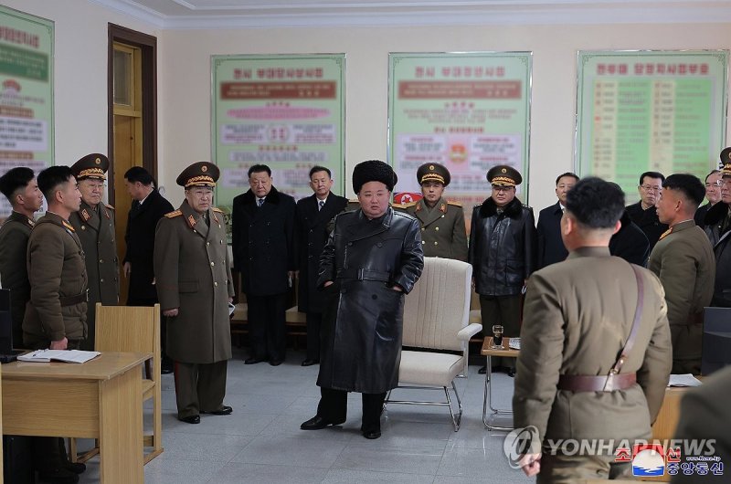 김정은,김일성정치대학 방문…충성 강조 (출처=연합뉴스)