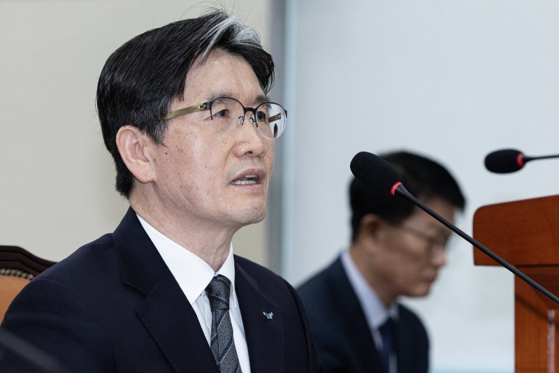 오동운 고위공직자범죄수사처(공수처) 처장이 25일 오전 서울 여의도 국회에서 열린 윤석열 정부의 비상계엄 선포를 통한 내란 혐의 진상규명 국정조사 제5차 청문회에서 의원 질의에 답변하고 있다. 2025.2.25/뉴스1 ⓒ News1 이재명 기자