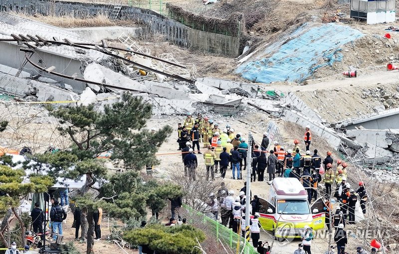 안성 고속도로 공사장 붕괴 현장 (출처=연합뉴스)