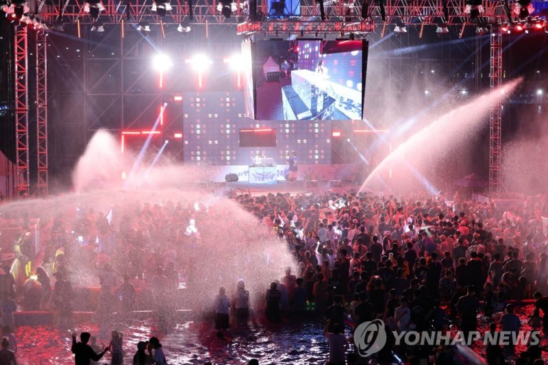 정남진 장흥 물축제 '워터락 풀파티' (출처=연합뉴스)