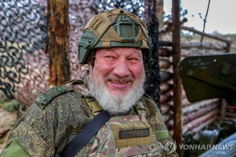 "입대하면 6500만원 드려요"..거액 보상에 70대도 최전선 투입