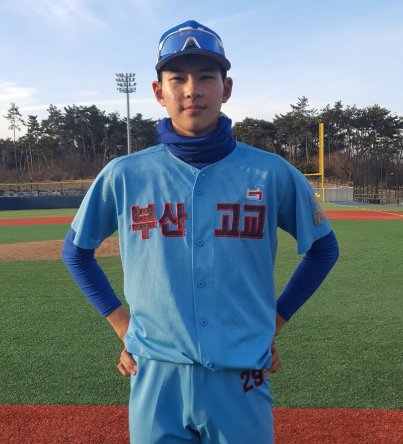 부산고 하현승, 대회 첫 홈런 [2025 롯데자이언츠·파이낸셜뉴스배 명문고 야구열전]