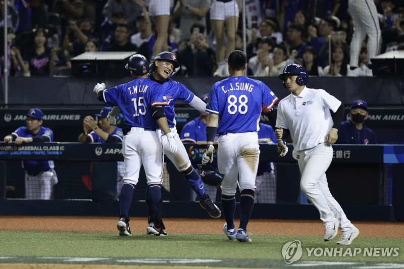 25일 스페인과 경기에서 득점 후 기뻐하는 대만 선수들. (출처=연합뉴스)
