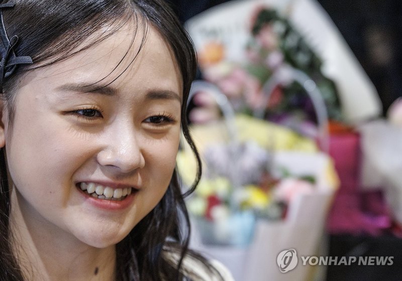 밝은 미소 짓는 김채연 (출처=연합뉴스)