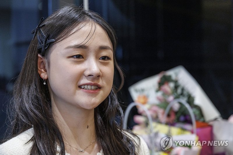 인터뷰하는 피겨 요정 김채연 (출처=연합뉴스)