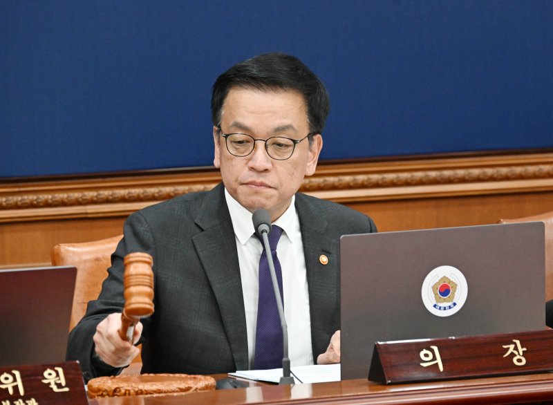 최상목 대행 '2.2조 전동차사업 계약' 모로코 국왕에 감사 서한