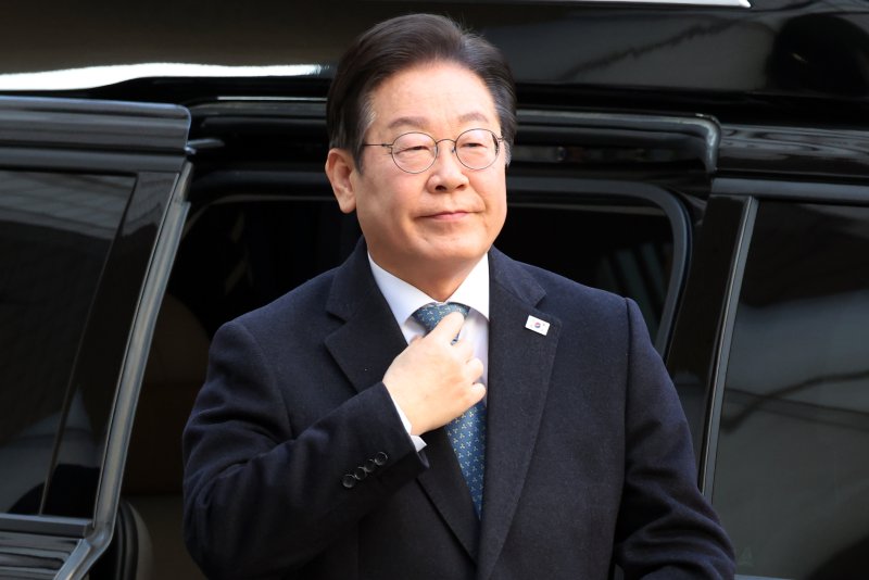 이재명 더불어민주당 대표가 26일 서울 서초구 고등법원에서 열린 공직선거법위반 5차 공판에 출석하고 있다. 2025.2.26/뉴스1 ⓒ News1 김명섭 기자