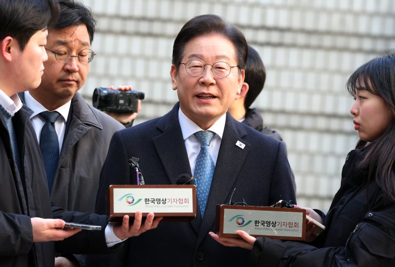 이재명 더불어민주당 대표가 26일 서울 서초구 고등법원에서 열린 공직선거법위반 5차 공판에 출석하고 있다. 2025.2.26/뉴스1 ⓒ News1 김명섭 기자