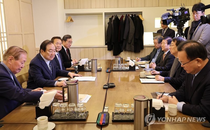 발언하는 정대철 헌정회장 (출처=연합뉴스)
