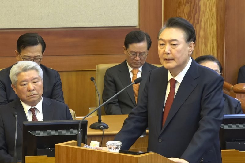 윤석열 대통령이 25일 오후 서울 종로구 헌법재판소에서 열린 대통령 탄핵심판 최종(11차) 변론기일에 출석해 최종의견을 진술하고 있다. (헌법재판소 제공. 재판매 및 DB 금지) 2025.2.25/뉴스1 ⓒ News1 민경석 기자