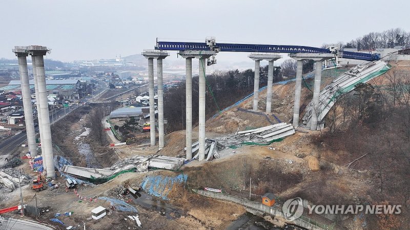 경찰, 안성 고속도로 건설현장 붕괴사고 수사 본격화 (출처=연합뉴스)