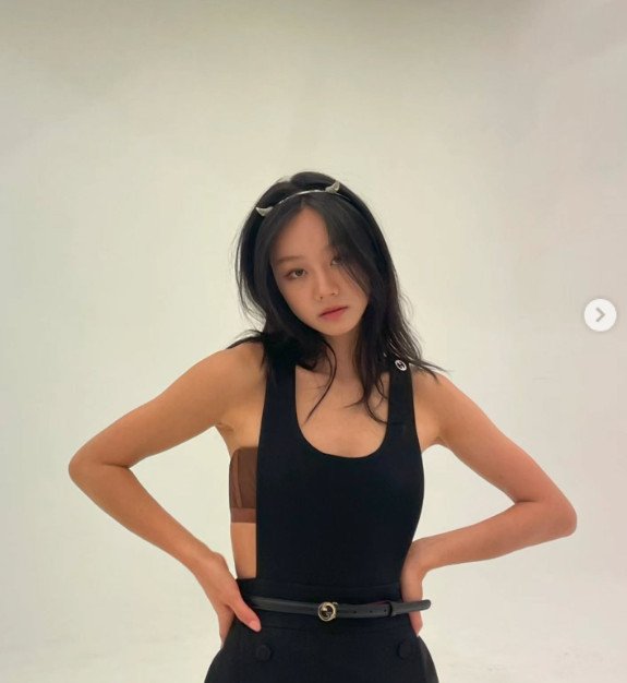 혜리, 과감한 브라톱 패션…시크 눈빛 [N샷]