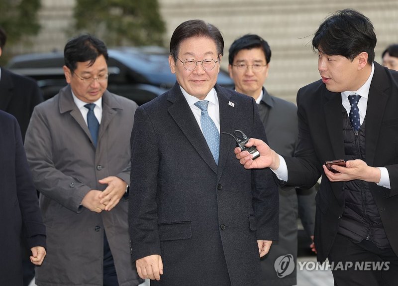 '공직선거법 위반' 2심 결심 공판 출석하는 민주당 이재명 대표 (출처=연합뉴스)