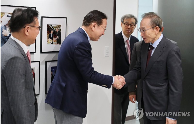 국민의힘 권영세 비대위원장, 이명박 전 대통령 예방 (출처=연합뉴스)