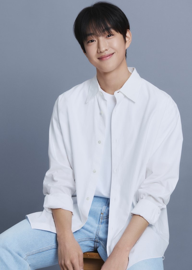 신민아·김우빈 소속사, 신예 허준서 전속계약 "최선 지원"