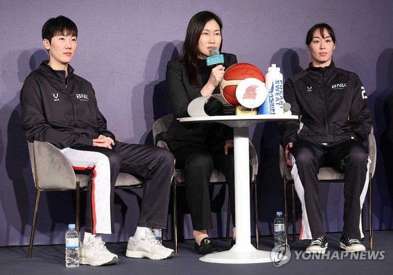 출사표 던지는 BNK 썸 박정은 감독 (출처=연합뉴스)