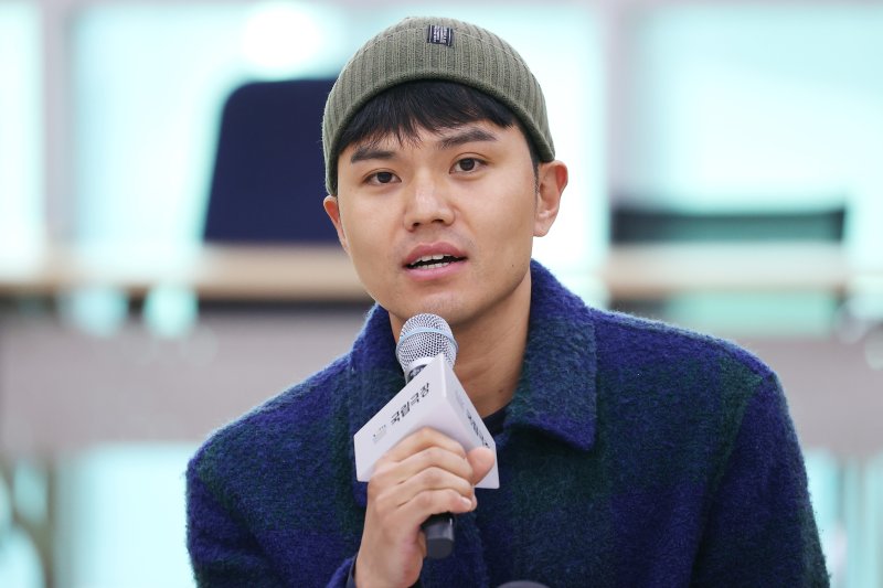 '보허자: 허공을 걷는 자'의 제작을 맡은 김정 연출가. 연합뉴스