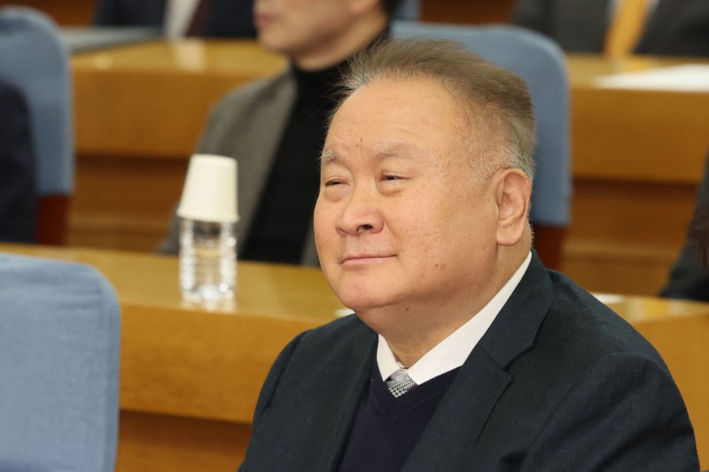 [서울=뉴시스] 권창회 기자 = 27일 서울 여의도 국회 의원회관에서 열린 전략기획특별위원회 3차 세미나 국민의힘 어디로 가야 하는가에서 이상민 전 국민의힘 의원이 참석해 있다. 2025.02.27. kch0523@newsis.com