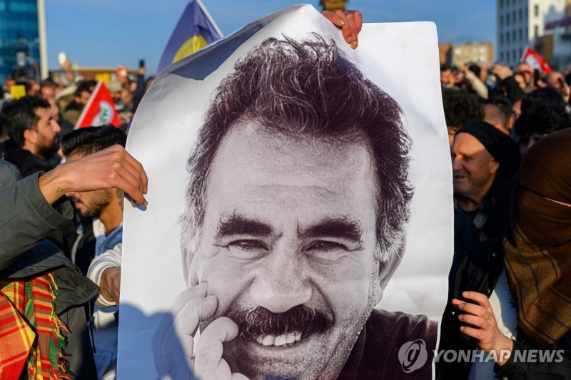 압둘라 외잘란 포스터 (출처=연합뉴스)