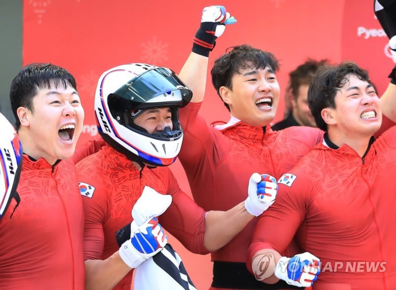 [올림픽] 은메달의 기쁨 (출처=연합뉴스)