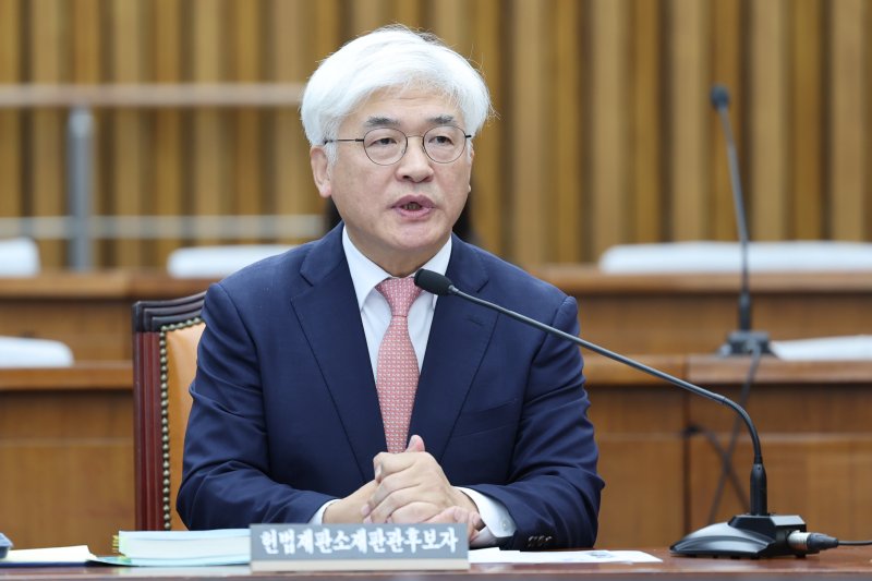 마은혁 헌법재판관 후보자가 2024년 12월 23일 오전 서울 여의도 국회에서 열린 헌법재판소 재판관 선출안 심사를 위한 인사청문회에서 의원 질의에 답하고 있다. 2024.12.23/뉴스1 ⓒ News1 이재명 기자