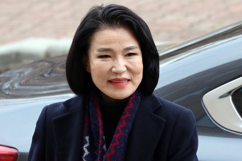 이진숙 방송통신위원장이 28일 오전 경기 과천 정부과천청사 방송통신위원회로 출근하고 있다. 2025.2.28/뉴스1 ⓒ News1 황기선 기자