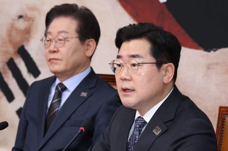 [서울=뉴시스] 권창회 기자 = 박찬대 더불어민주당 원내대표가 28일 오전 서울 여의도 국회에서 열린 확대간부회의에서 발언하고 있다. 2025.02.28. kch0523@newsis.com