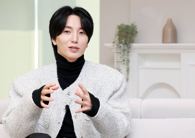 슈주 이특, 20년차 아이돌 그룹 리더로 산다는 것 [정덕현의 페르소나K]