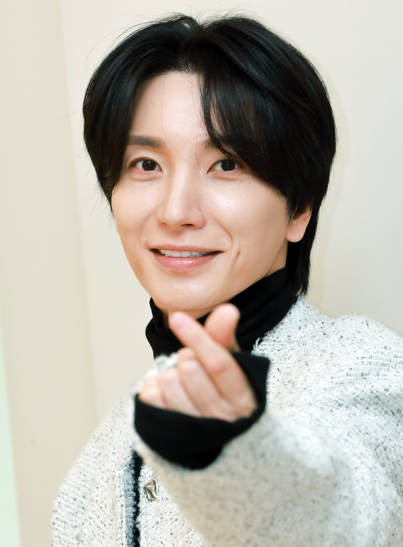 슈주 이특, 20년차 아이돌 그룹 리더로 산다는 것 [정덕현의 페르소나K]