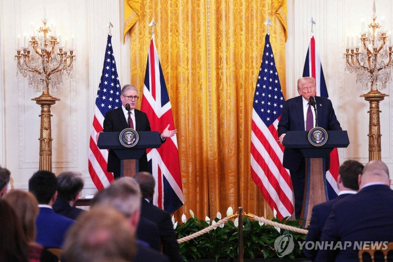 기자회견하는 미국과 영국 정상 (출처=연합뉴스)