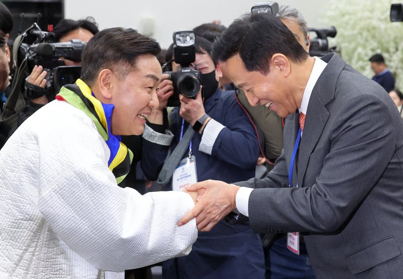 [수원=뉴시스] 김금보 기자 = 17일 경기도 수원시 장안구 수원종합운동장실내체육관에서 열린 2024~2025 V-리그 남자부 한국전력 빅스톰 대 KB손해보험 스타즈의 경기, 2024.11.17. kgb@newsis.com