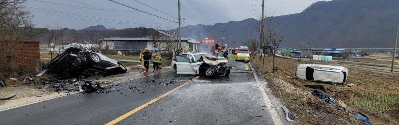 1일 오전 11시 10분께 전북자치도 완주군 화산면 화산삼거리 인근 도로에서 스포츠 토토 배트맨 차량이 쏘렌토와 추돌하는 사고가 발생했다.(소방제공. 재판매 및 DB금지)2025.3.1/뉴스1