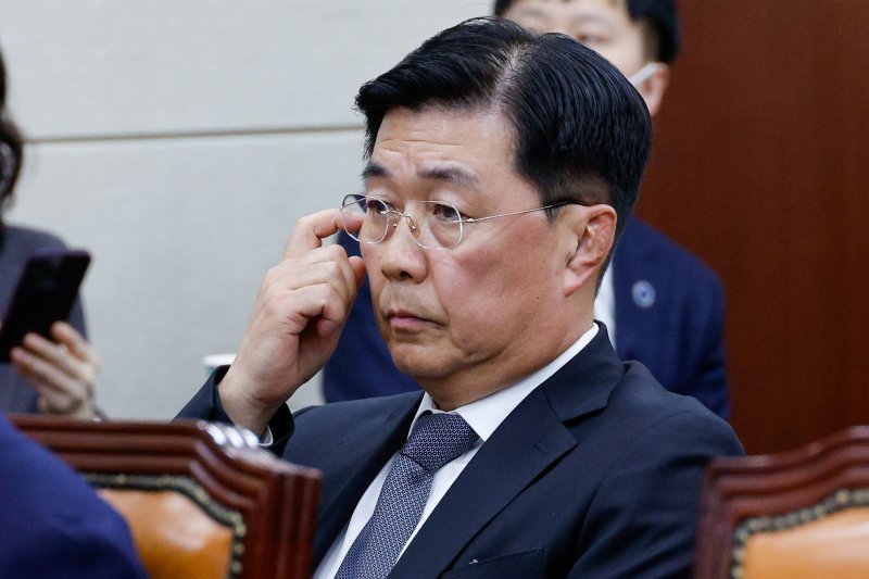 홍장원 전 국가정보원 1차장이 22일 서울 여의도 국회에서 열린 윤석열 정부의 비상계엄 선포를 통한 내란 혐의 진상규명 국정조사 1차 청문회에 출석하고 있다. 2025.1.22/뉴스1 ⓒ News1 안은나 기자