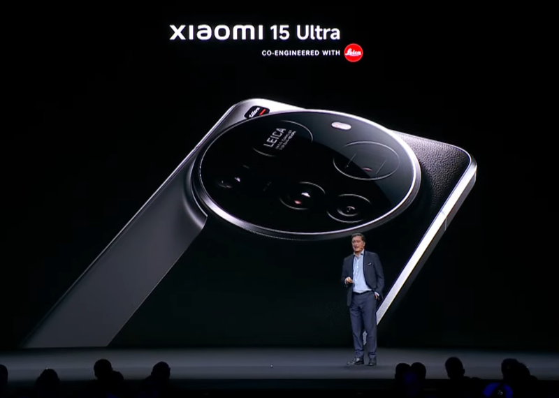 마티아스 하쉬 라이카 최고경영자(CEO)가 샤오미 글로벌 론칭 행사에 참석해 발언하고 있다.