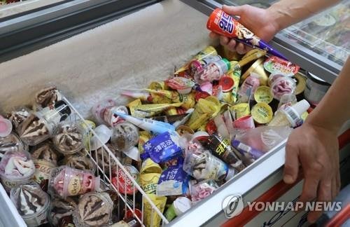 편의점, 3월 1일자로 아이스크림·음료값 또 올라 (출처=연합뉴스)