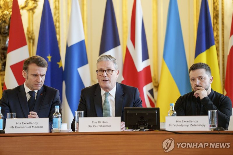 마크롱 대통령과 스타머 총리, 젤렌스키 대통령 (출처=연합뉴스)