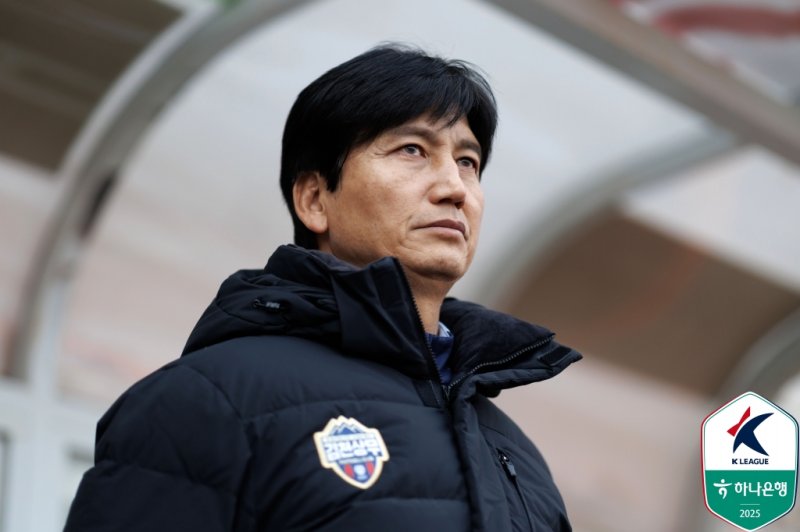 [서울=뉴시스] 프로축구 K리그1 김천 상무의 정정용 감독. (사진=한국프로축구연맹 제공)