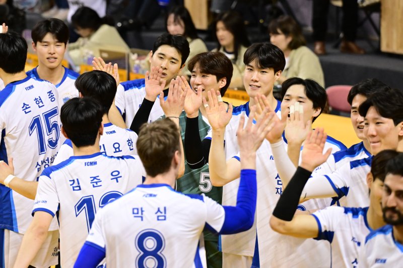 삼성화재가 KB손해보험을 꺾었다.(KOVO제공)