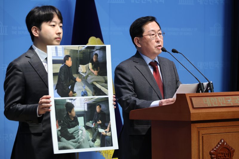우크라 北포로 "꼭 한국으로 가고 싶다"... 與 "정부가 적극 나서야" 野 협조도 강조