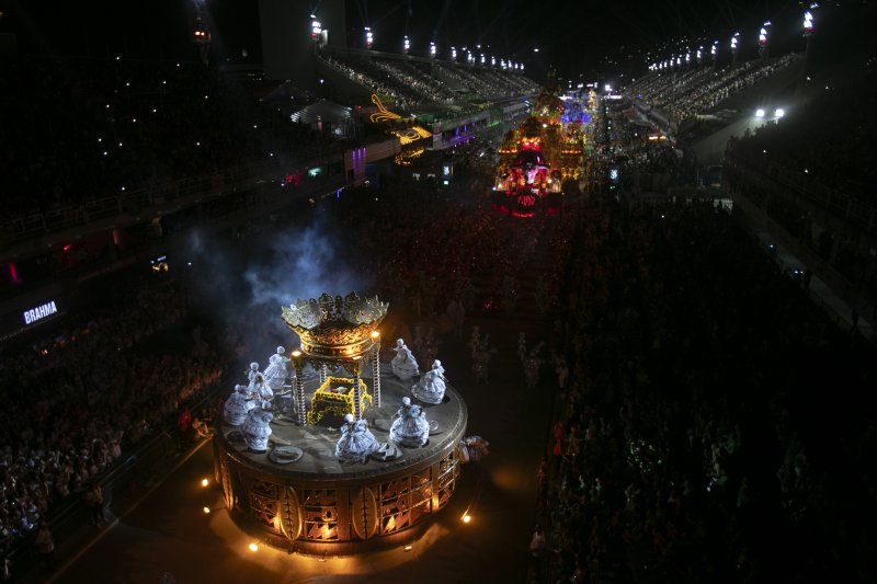 [리우데자네이루=AP/뉴시스] 3일(현지 시간) 브라질 리우데자네이루에서 2025 리우 카니발이 열리고 있다. 2025.03.04.