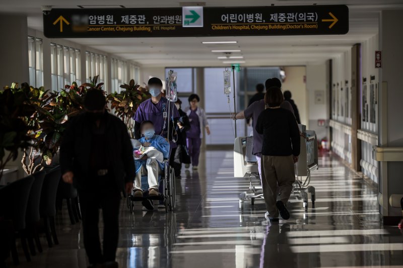 [서울=뉴시스] 정병혁 기자 = 서울시내 한 대학병원. <사진은 기사와 직접 관련 없음> 2025.02.21. jhope@newsis.com