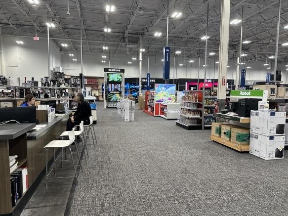 썰렁한 LA 베스트바이 매장 내부 (출처=연합뉴스)